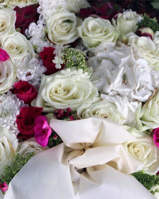 Floristas especialistas en servicios funerarios